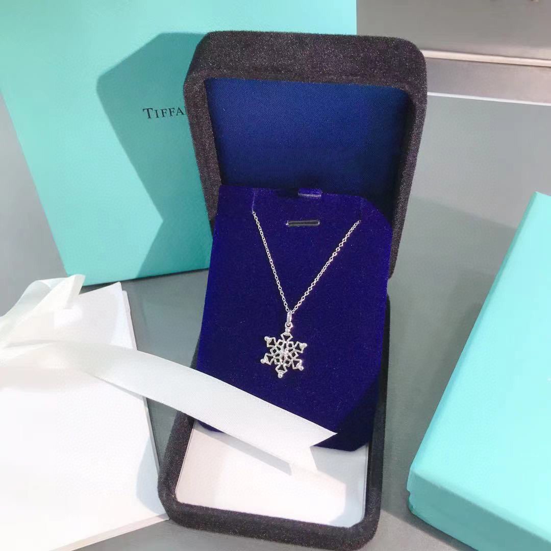 [Glow Muse ]STERLING SILVER SNOWFLAKE PENDANT NECKLACE