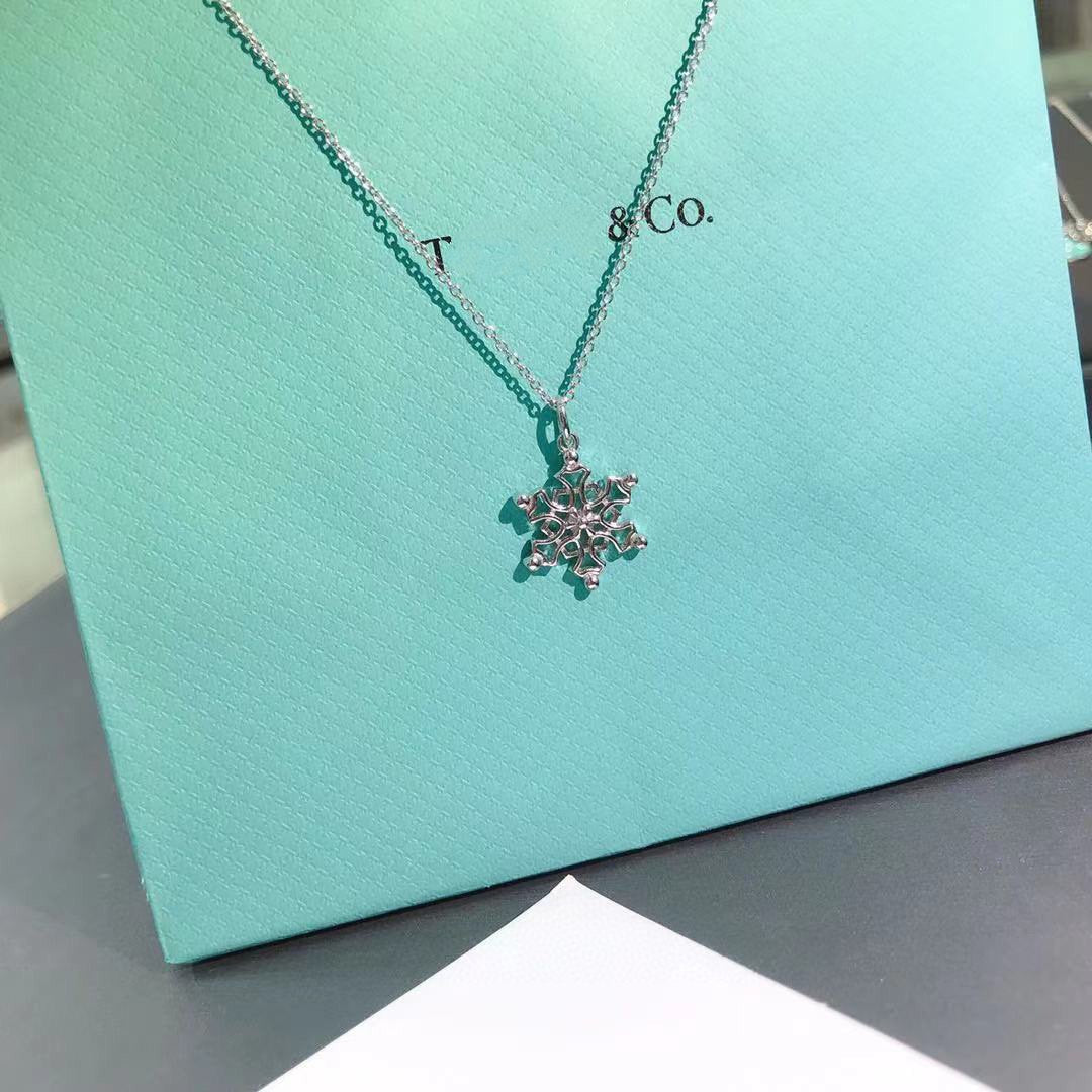 [Glow Muse ]STERLING SILVER SNOWFLAKE PENDANT NECKLACE