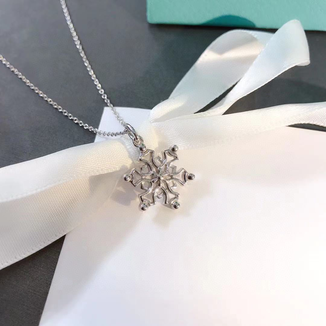 [Glow Muse ]STERLING SILVER SNOWFLAKE PENDANT NECKLACE