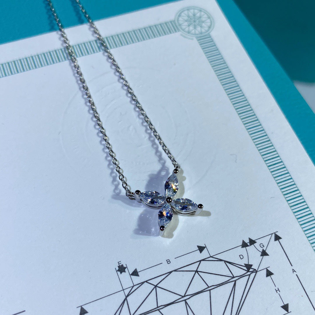 [Glow Muse ]PLATINUM AND DIAMOND VICTORIA PENDANT NECKLACE