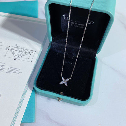 [Glow Muse ]PLATINUM AND DIAMOND VICTORIA PENDANT NECKLACE