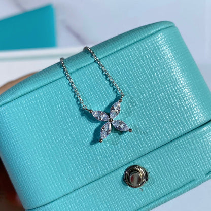[Glow Muse ]PLATINUM AND DIAMOND VICTORIA PENDANT NECKLACE