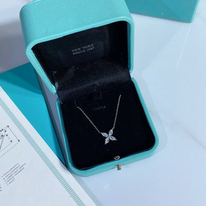 [Glow Muse ]PLATINUM AND DIAMOND VICTORIA PENDANT NECKLACE