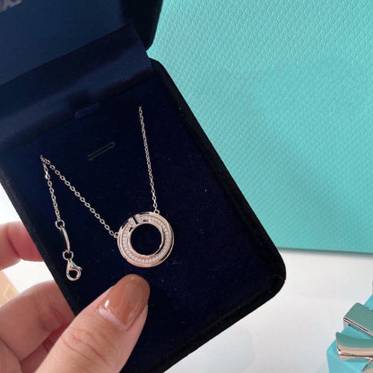 [Glow Muse ]DIAMOND AND MOTHER OF PEARL CIRCLE PENDANT