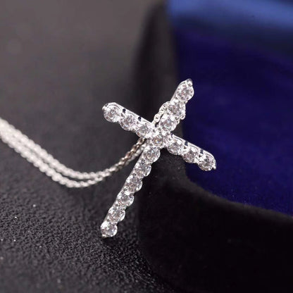 [Glow Muse ]MOISSANITE STONE CROSS PENDANT NECKLACE SIMULATED DIAMOND CROSS CHOKER