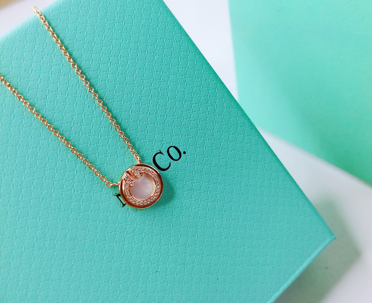 [Glow Muse ]DIAMOND AND MOTHER PEARL CIRCLE NECKLACE PENDANT