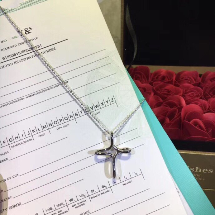 [Glow Muse ]CROSS NECKLACE STERLING SILVER MATERIAL