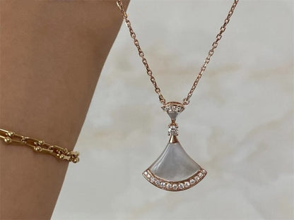 [Glow Muse]DREAM NECKLACE MOP PINK GOLD DIAMOND