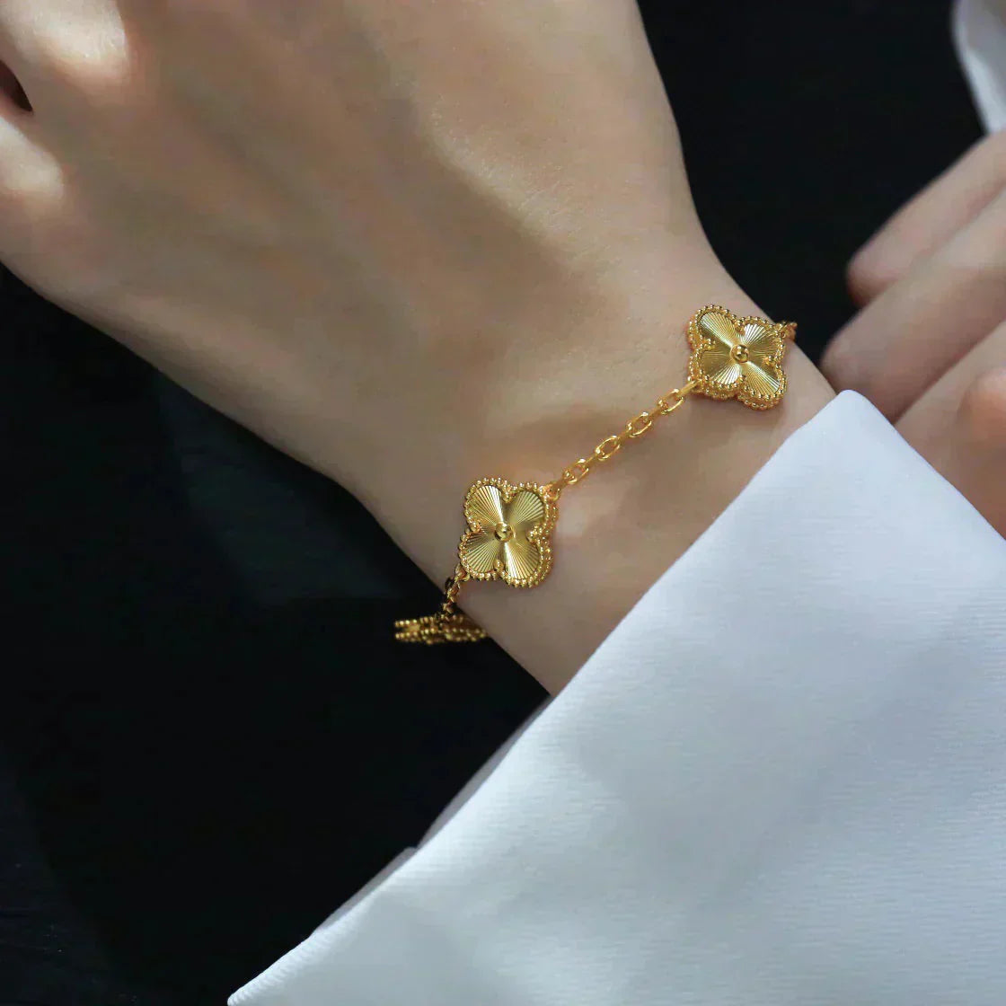 [⭐Glow Muse] CLOVER 5 MOTIF LASER BRACELET COLLECTION