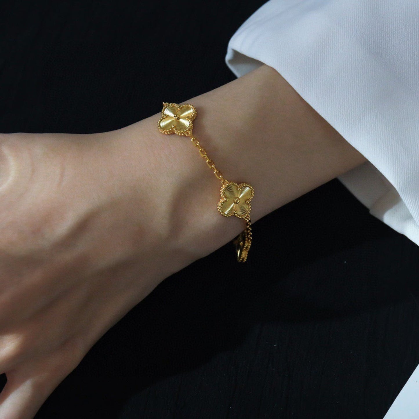 [⭐Glow Muse] CLOVER 5 MOTIF LASER BRACELET COLLECTION