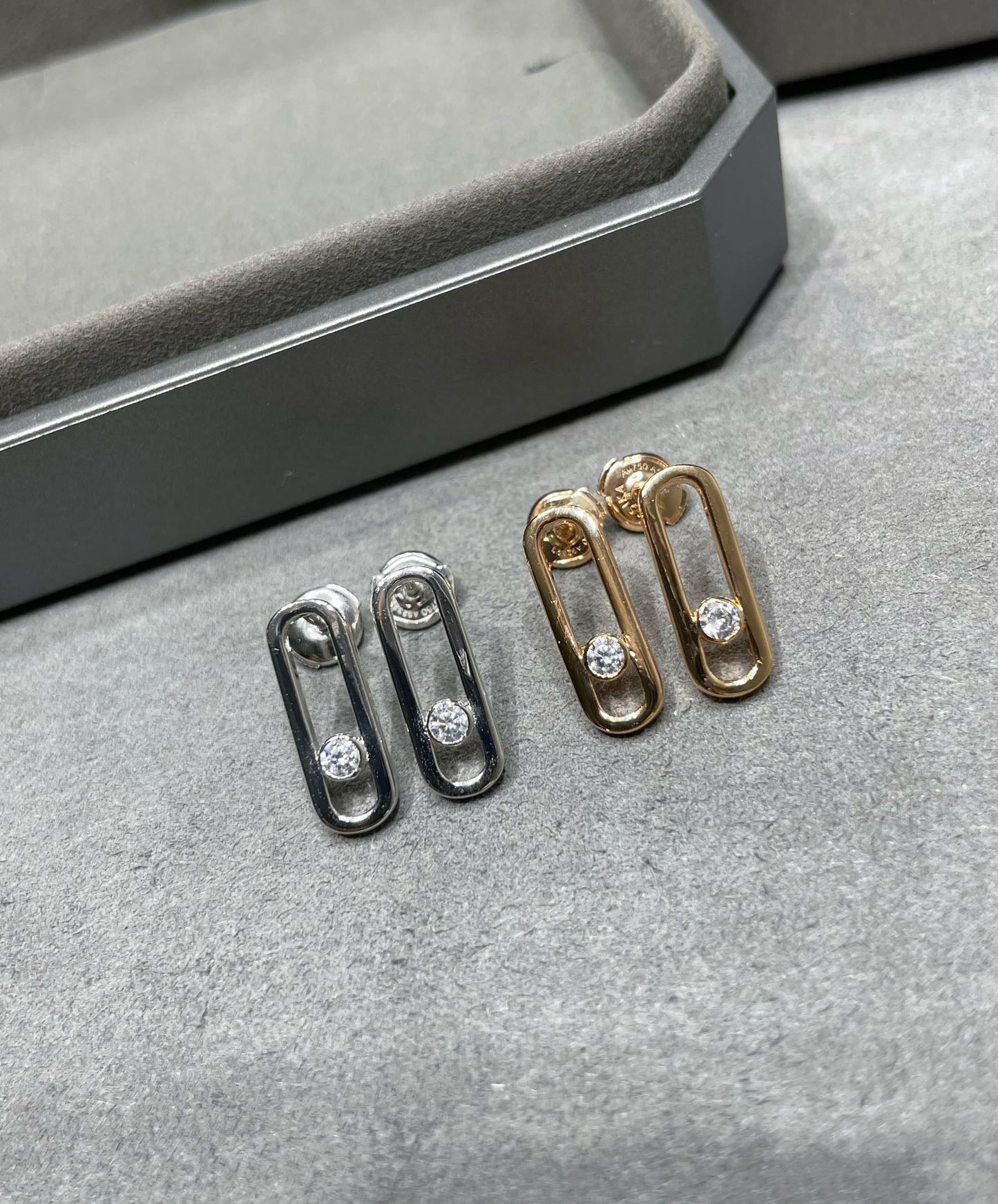 [Glow Muse]MOVE UNO SMALL 1 DIAMOND EARRINGS