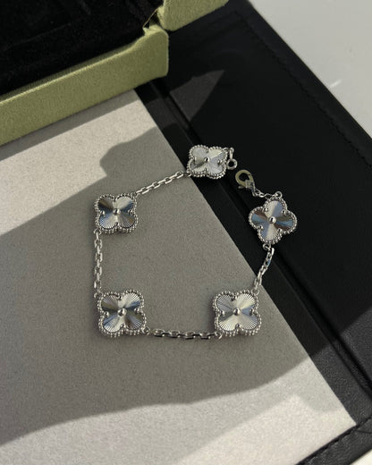 [⭐Glow Muse] CLOVER 5 MOTIF LASER BRACELET COLLECTION